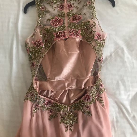 Size 4 blush prom dress - Picture 2 of 2